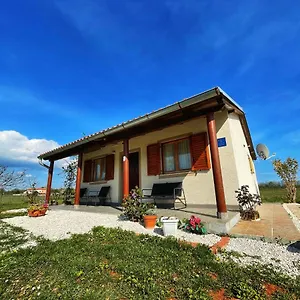 Vikendica Miljariceva Hiza, Hrboki